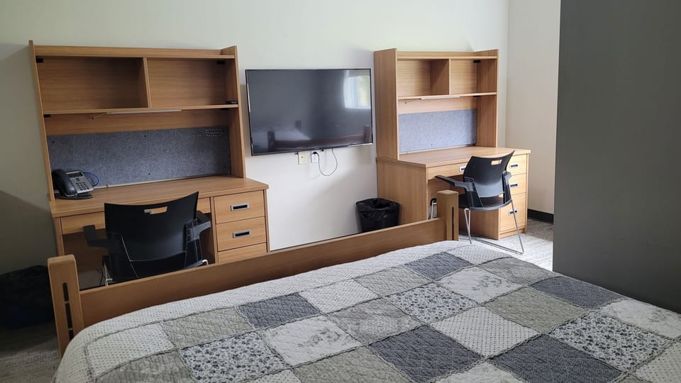 Basic Double Room | Desk, laptop workspace, free WiFi