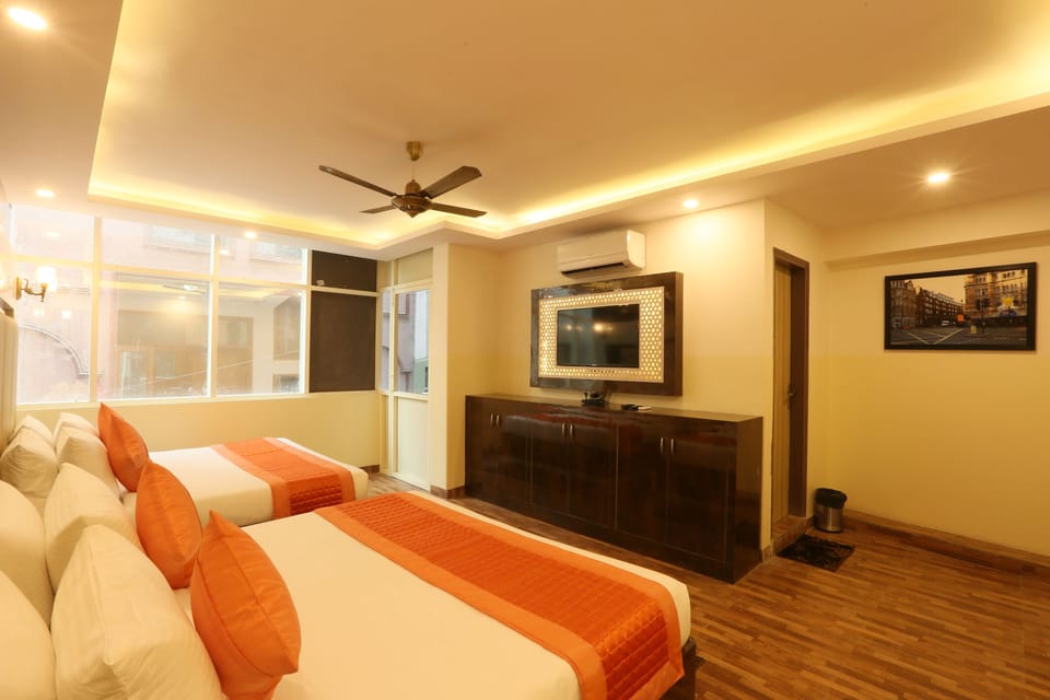 Family Suite, 1 Double Bed | Soundproofing, rollaway beds, free WiFi