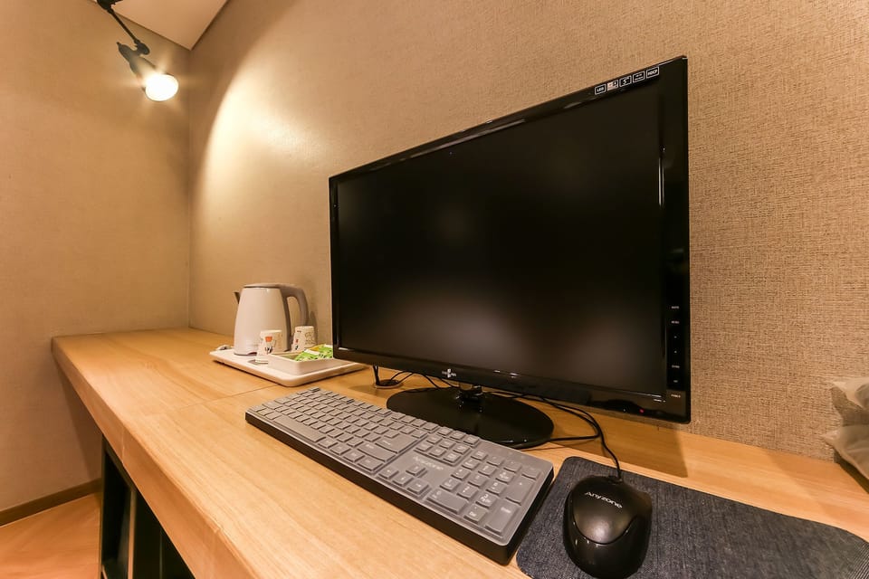 Premium Room | In-room business center