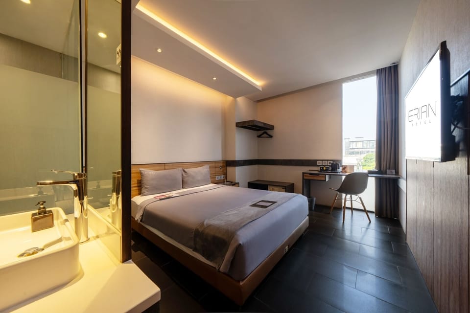 Deluxe Room | In-room safe, desk, WiFi (free)