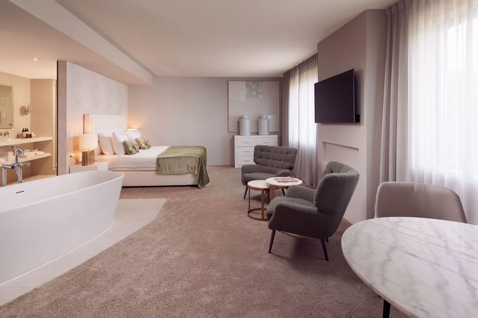 In-room safe, desk, blackout drapes, soundproofing