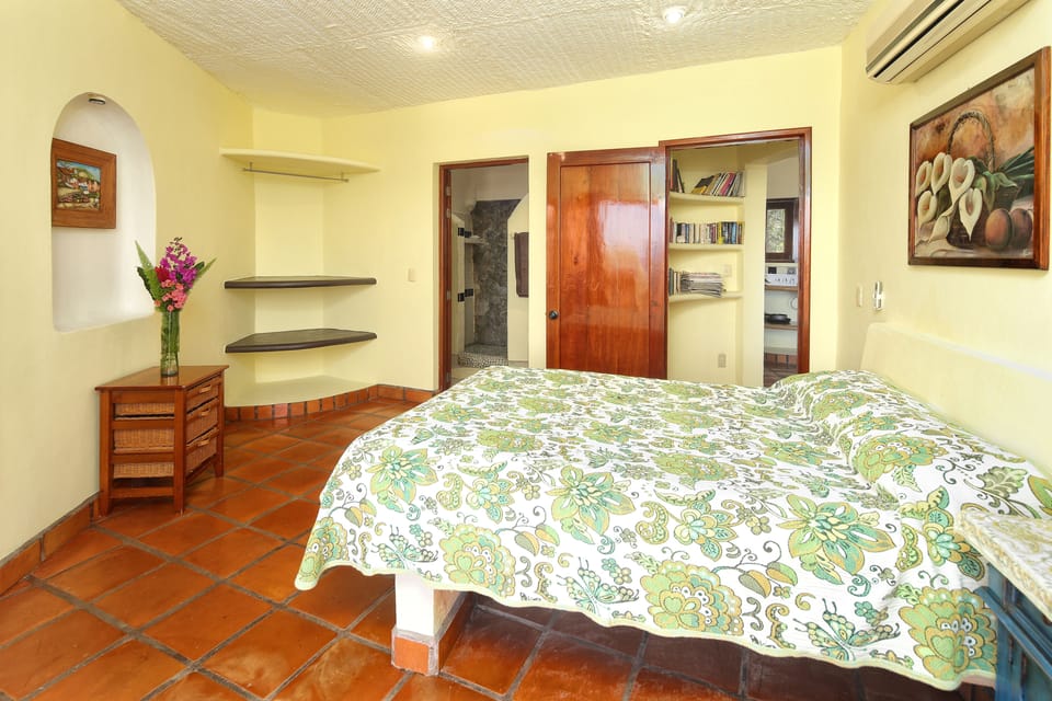 Luxury Bungalow, 1 Bedroom, Non Smoking, Mountain View | 1 bedroom, in-room safe, individually decorated, individually furnished