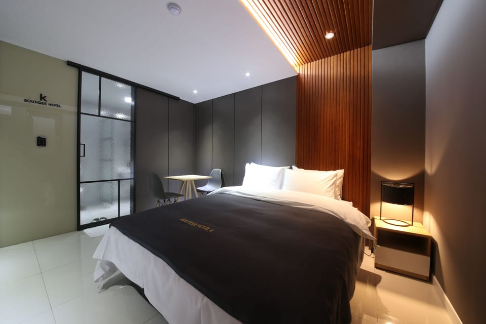 Suite (Air purifier) | Premium bedding, soundproofing, free WiFi