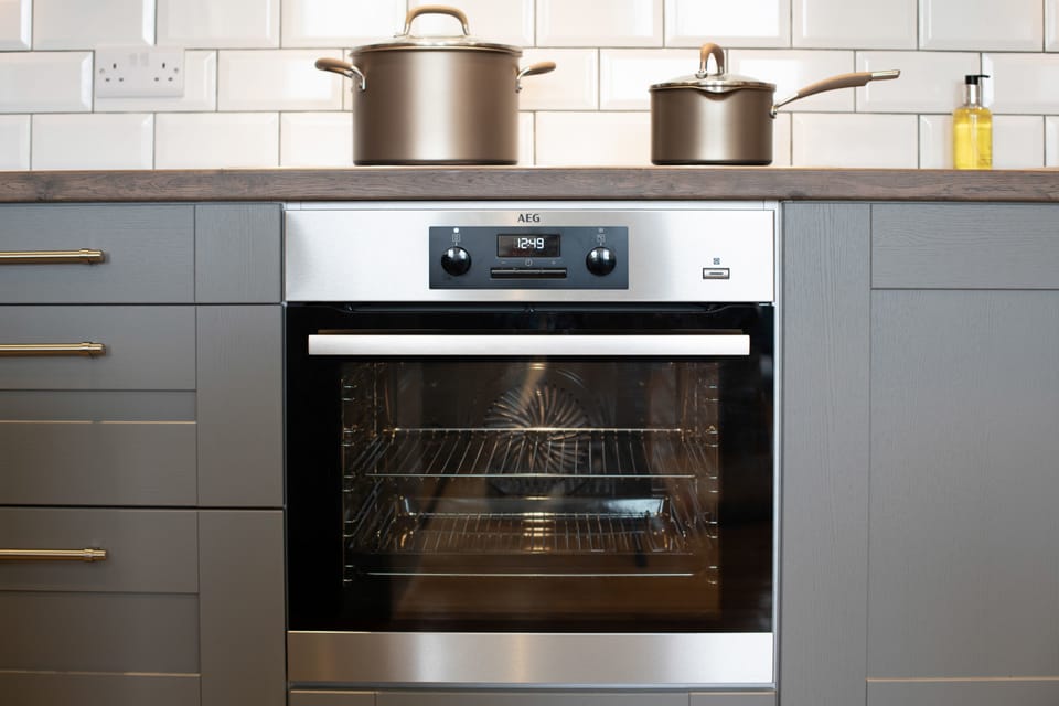Premium Townhome, Multiple Beds, Non Smoking, Hill View | Private kitchen | Coffee/tea maker, full-size fridge, microwave, oven