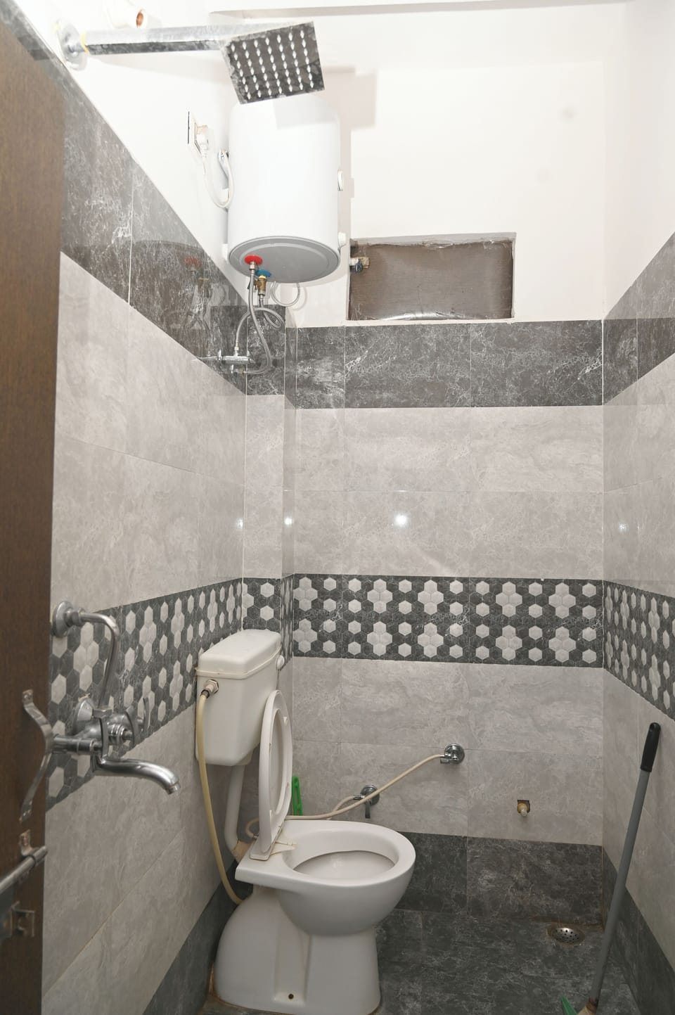 Basic Double Room | 1 bedroom, desk, rollaway beds, free WiFi