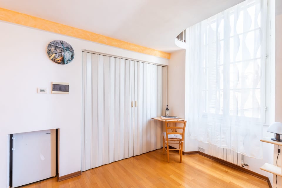 Comfort Apartment, 1 Bedroom | Living room | LCD TV
