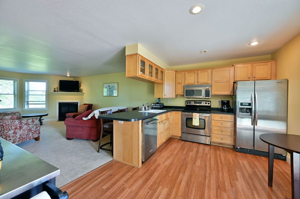 Condo, 2 Bedrooms | Private kitchen | Coffee/tea maker, fridge, oven, toaster