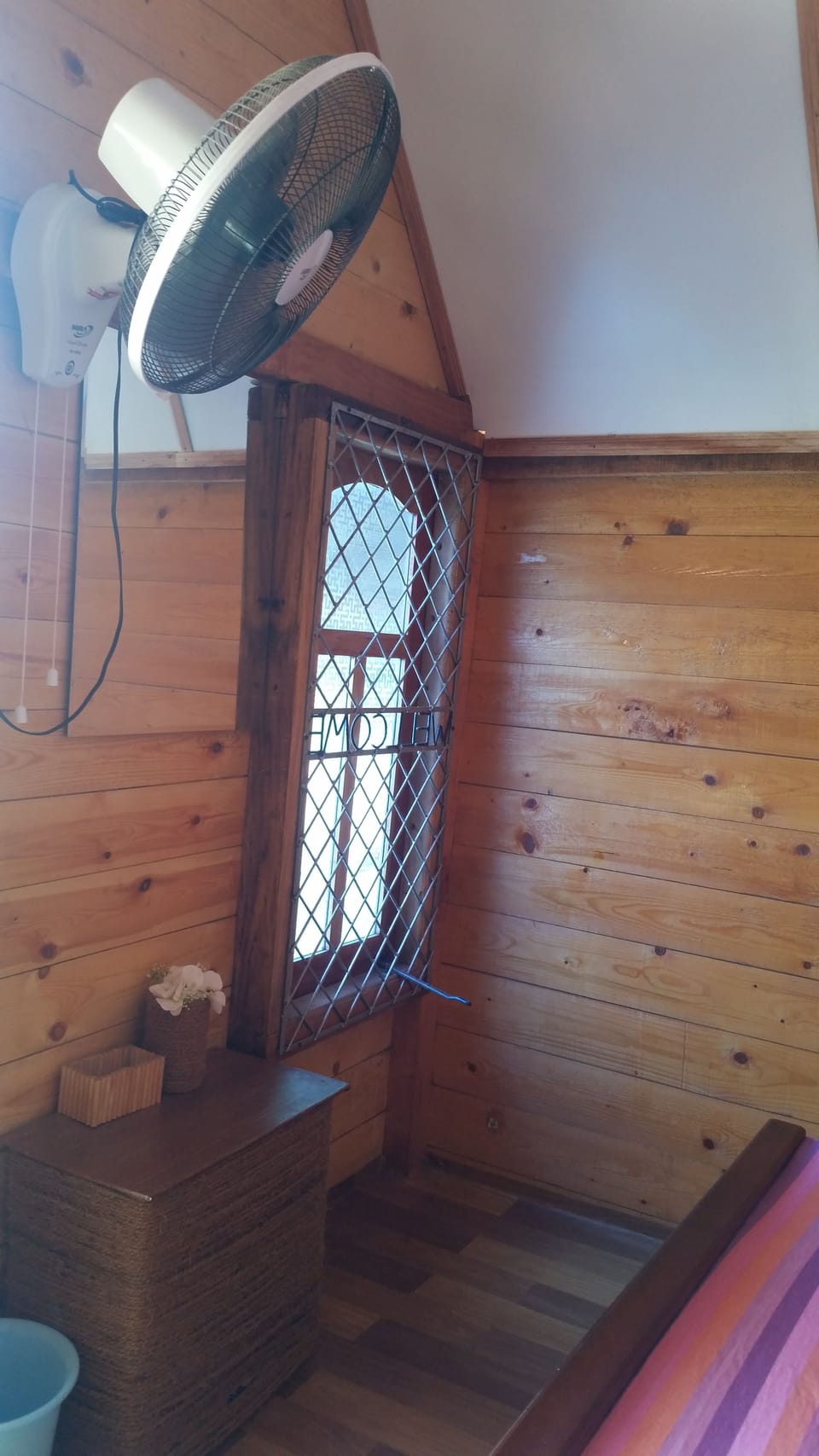 Chalet with Fan and Shared Bathroom | Desk, free WiFi, bed sheets