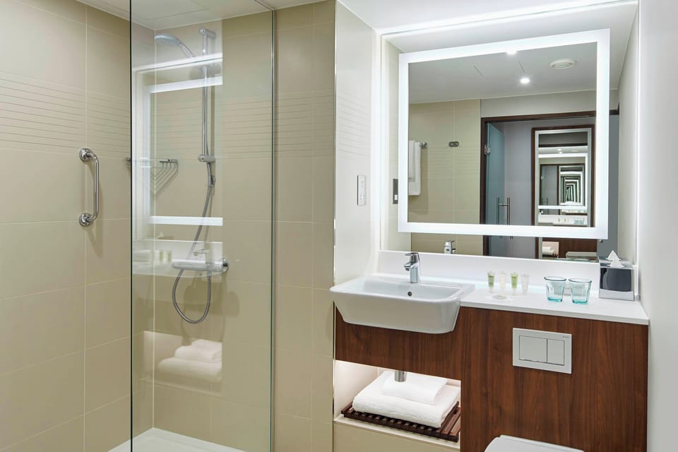 Shower, free toiletries, hair dryer, bathrobes