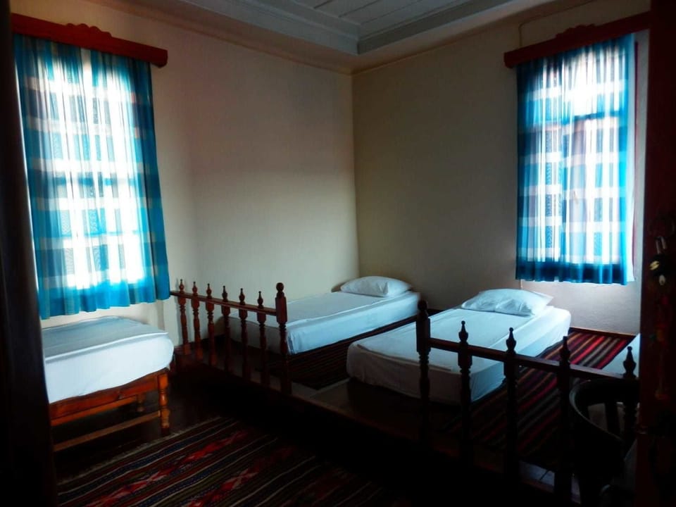Standard Triple Room | Free WiFi