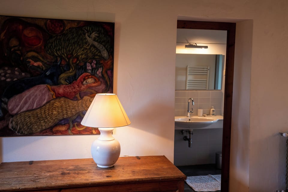 Triple Room, Non Smoking, Courtyard View | Bathroom | Shower, free toiletries, hair dryer, towels