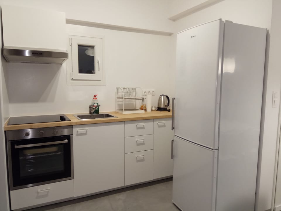 Apartment, 2 Bedrooms | Private kitchen | Fridge, oven, stovetop, espresso maker