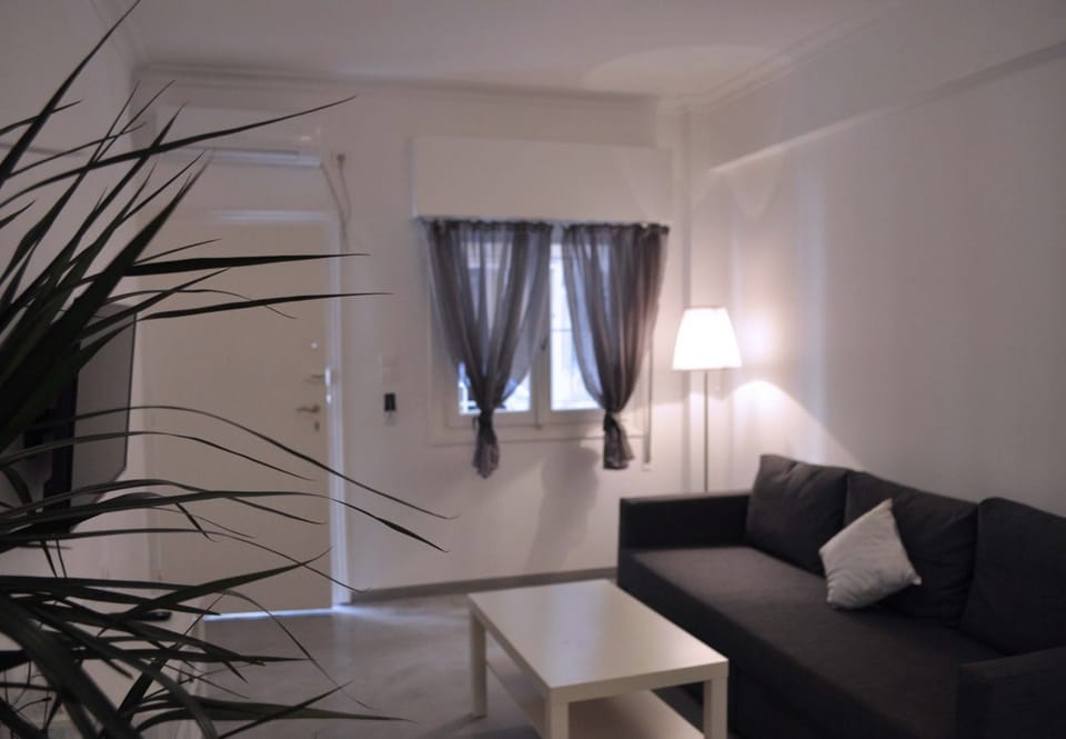 Apartment, 2 Bedrooms | Living area | Smart TV