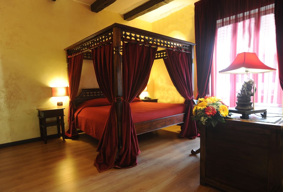 1 bedroom, minibar, desk, iron/ironing board