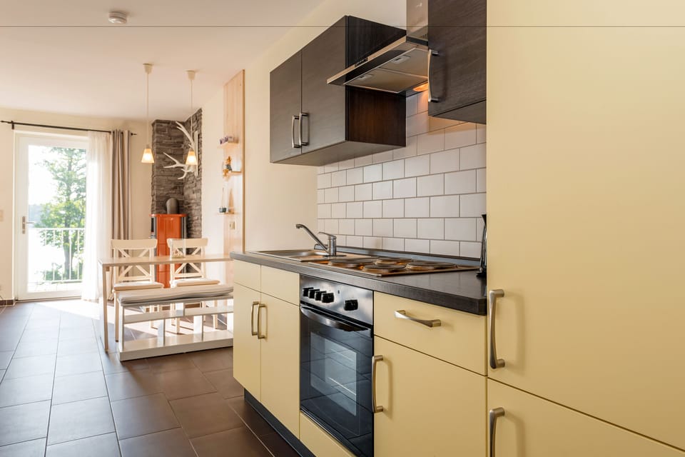 Apartment, Balcony, Lake View | Private kitchenette