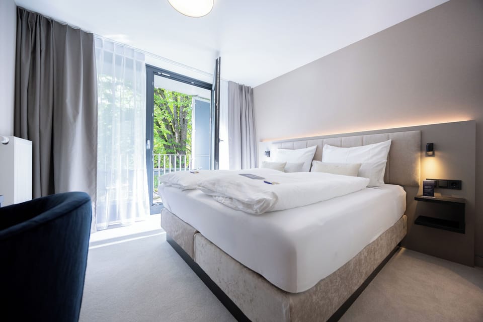 Comfort Double Room | In-room safe, desk, laptop workspace, blackout drapes