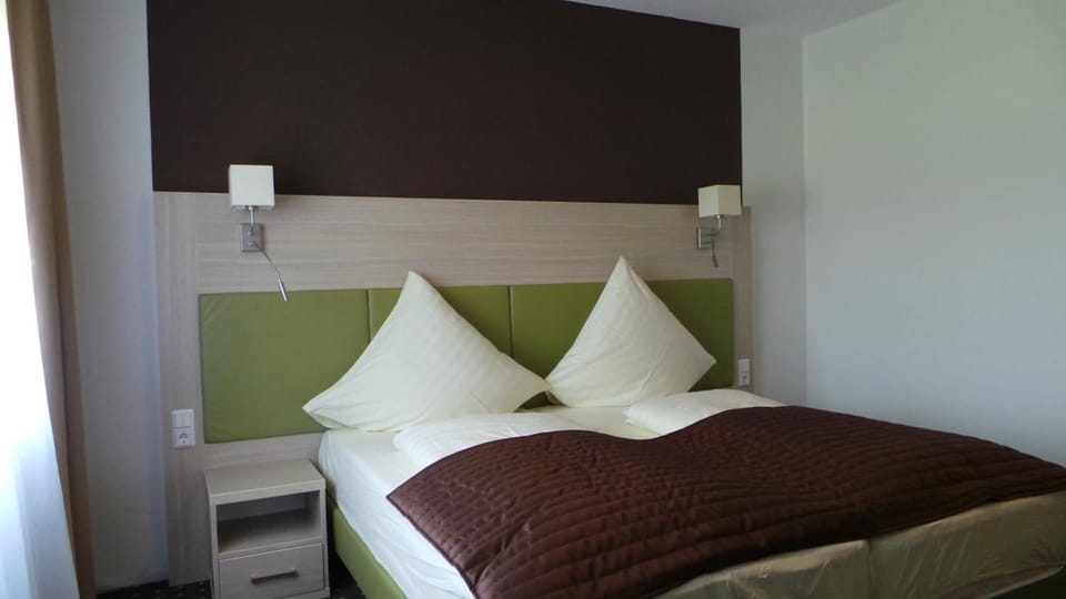 Comfort Double Room | In-room safe, desk, cribs/infant beds, free WiFi