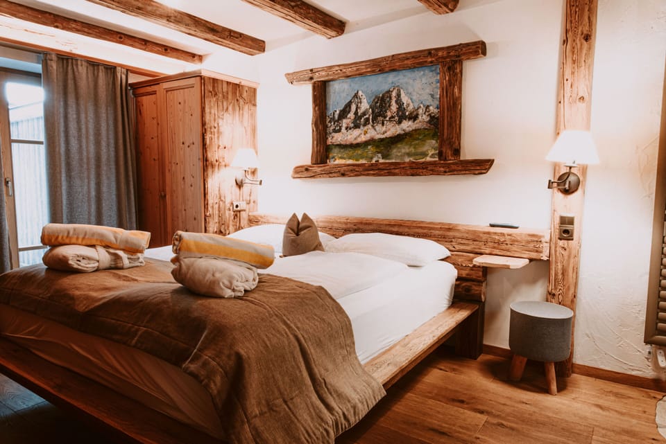 Suite, Sauna | Premium bedding, in-room safe, individually decorated