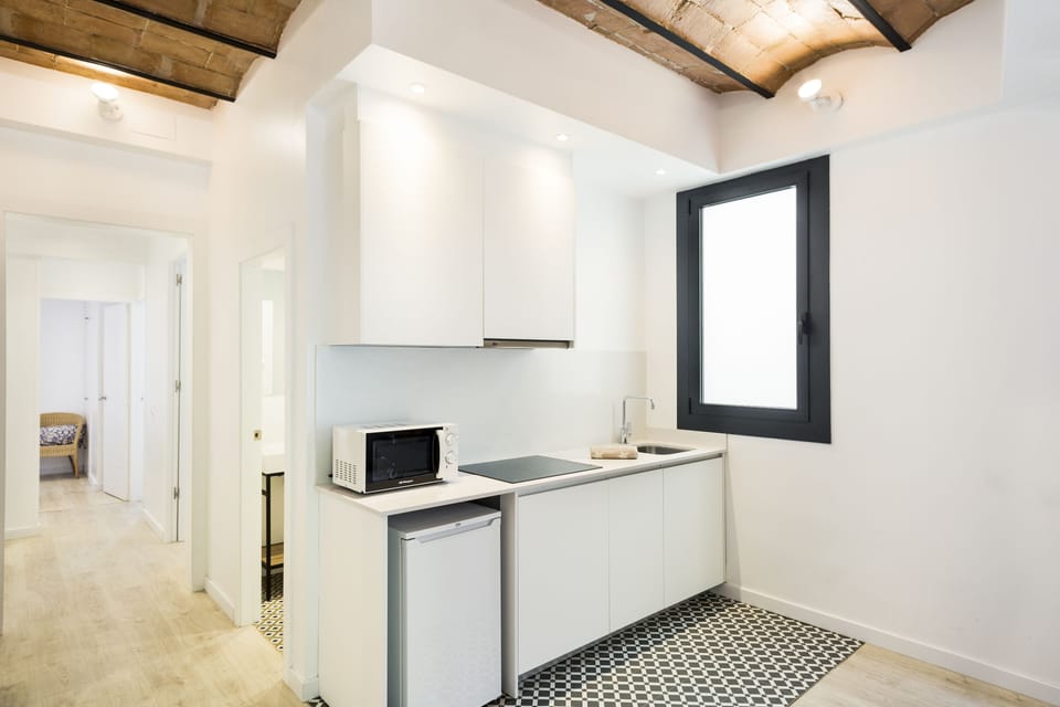 Apartment (6 - 8 pax) | Private kitchen | Mini-fridge, microwave, stovetop, coffee/tea maker