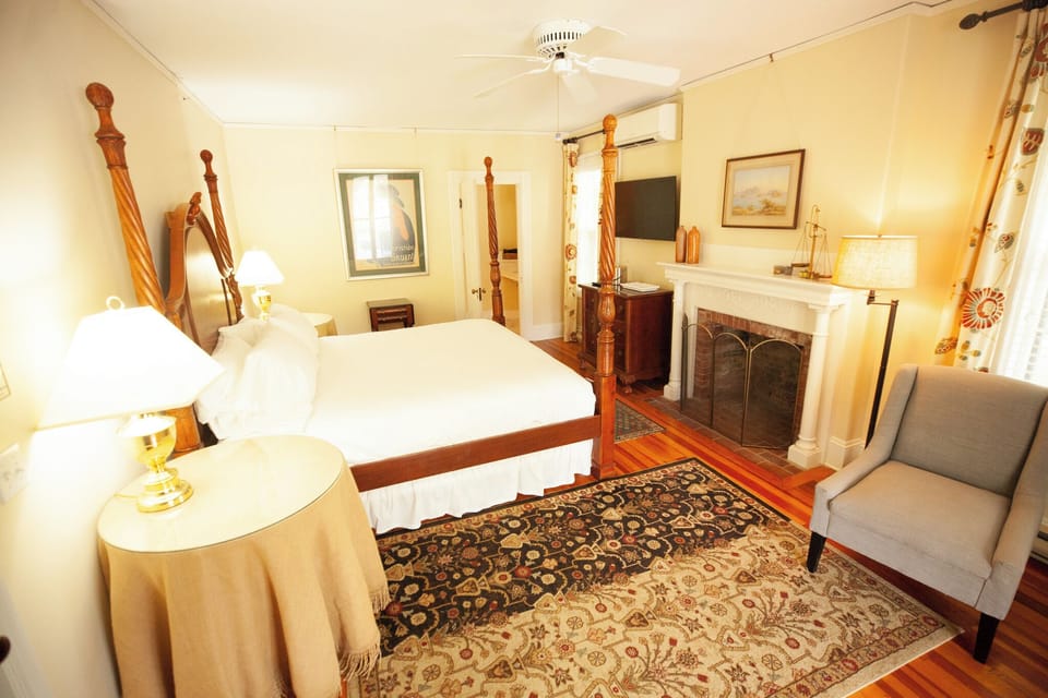 Jack's | Individually decorated, individually furnished, iron/ironing board