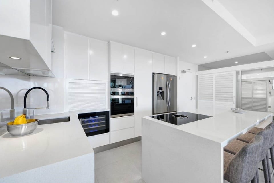 1 Bedroom Superior Water View Apartment | Private kitchen | Coffee/tea maker, full-size fridge, microwave, oven