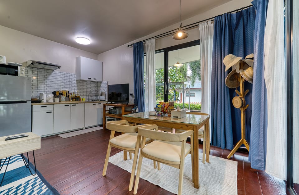 Two Bedroom Bungalow with Terrace | Dining room