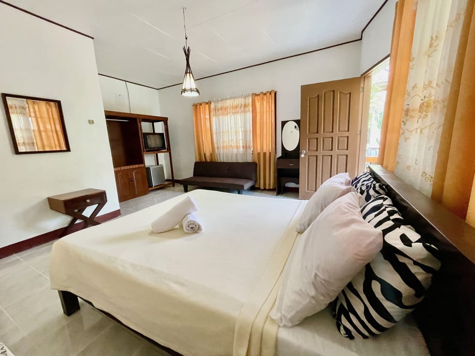 Deluxe Room | In-room safe, desk, free WiFi