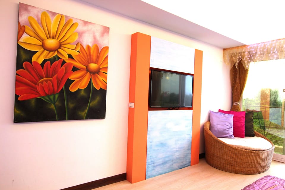Deluxe Quadruple Room, 2 Queen Beds, Balcony, Sea View | Desk, blackout drapes, soundproofing, free WiFi