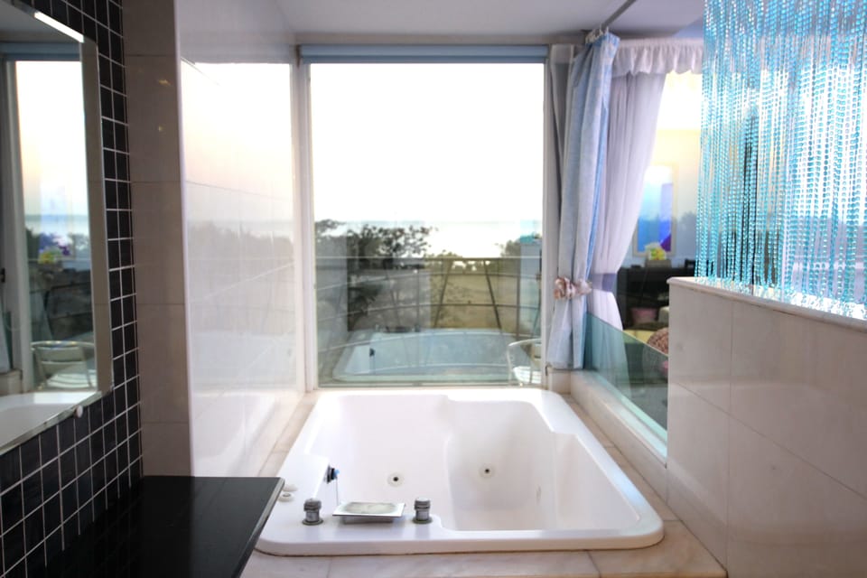 Beach/ocean view