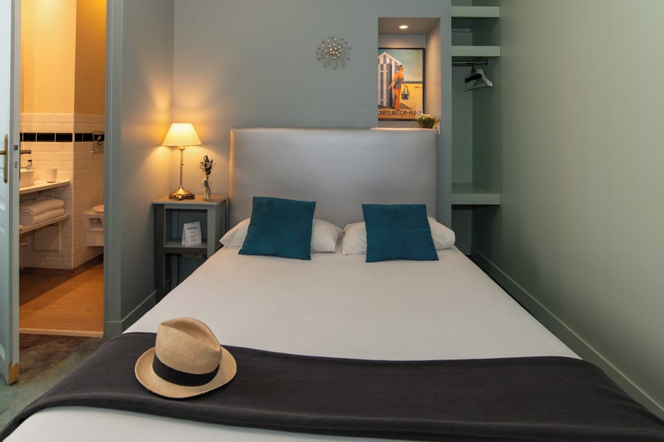 Cozy Double Room | Premium bedding, individually decorated, individually furnished, desk