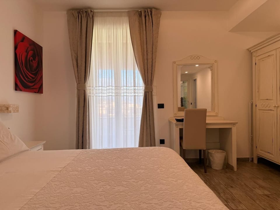 Panoramic Suite, 1 King Bed, Sea View | Premium bedding, minibar, in-room safe, desk