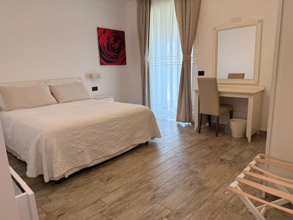 Panoramic Suite, 1 King Bed, Sea View | Premium bedding, minibar, in-room safe, desk