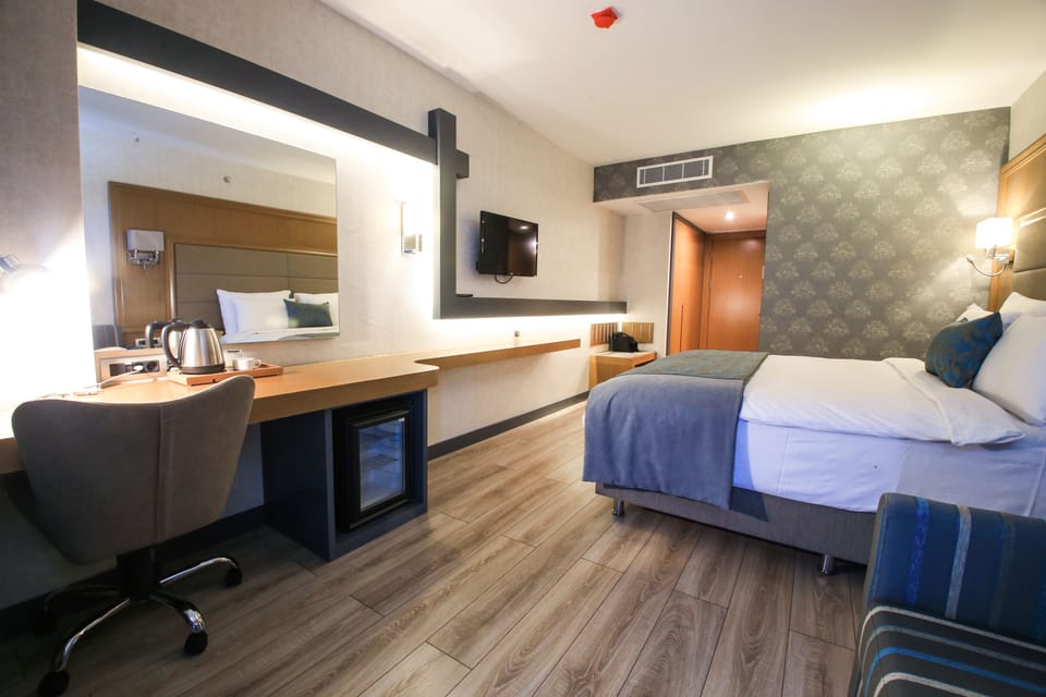 Premium bedding, minibar, in-room safe, desk