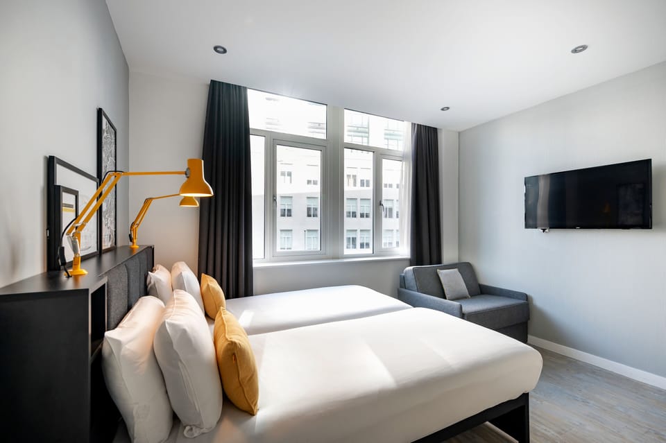 Studio, Twin (Sleeps 3) | Premium bedding, desk, blackout drapes, iron/ironing board
