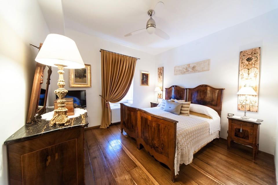 Suite | Minibar, in-room safe, individually decorated, individually furnished