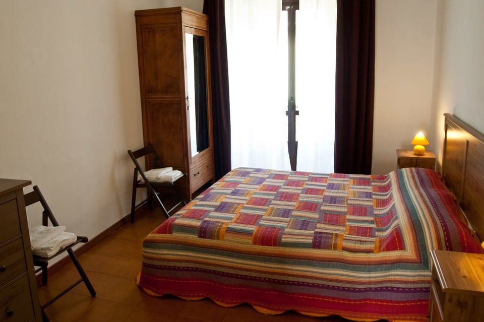 Suite, 1 Queen Bed, Non Smoking | 1 bedroom, minibar, desk, free WiFi