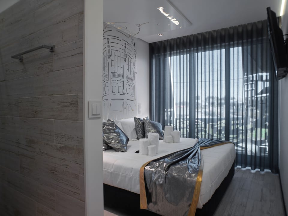 Deluxe Double Room | 1 bedroom, Egyptian cotton sheets, premium bedding, free minibar