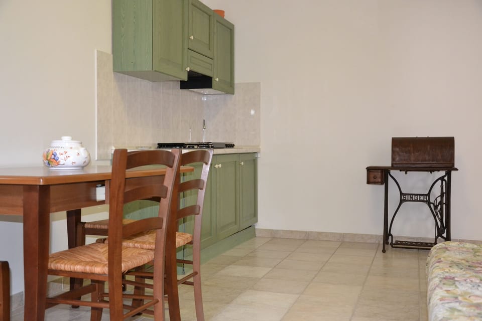 Apartment, 1 Bedroom | Private kitchen