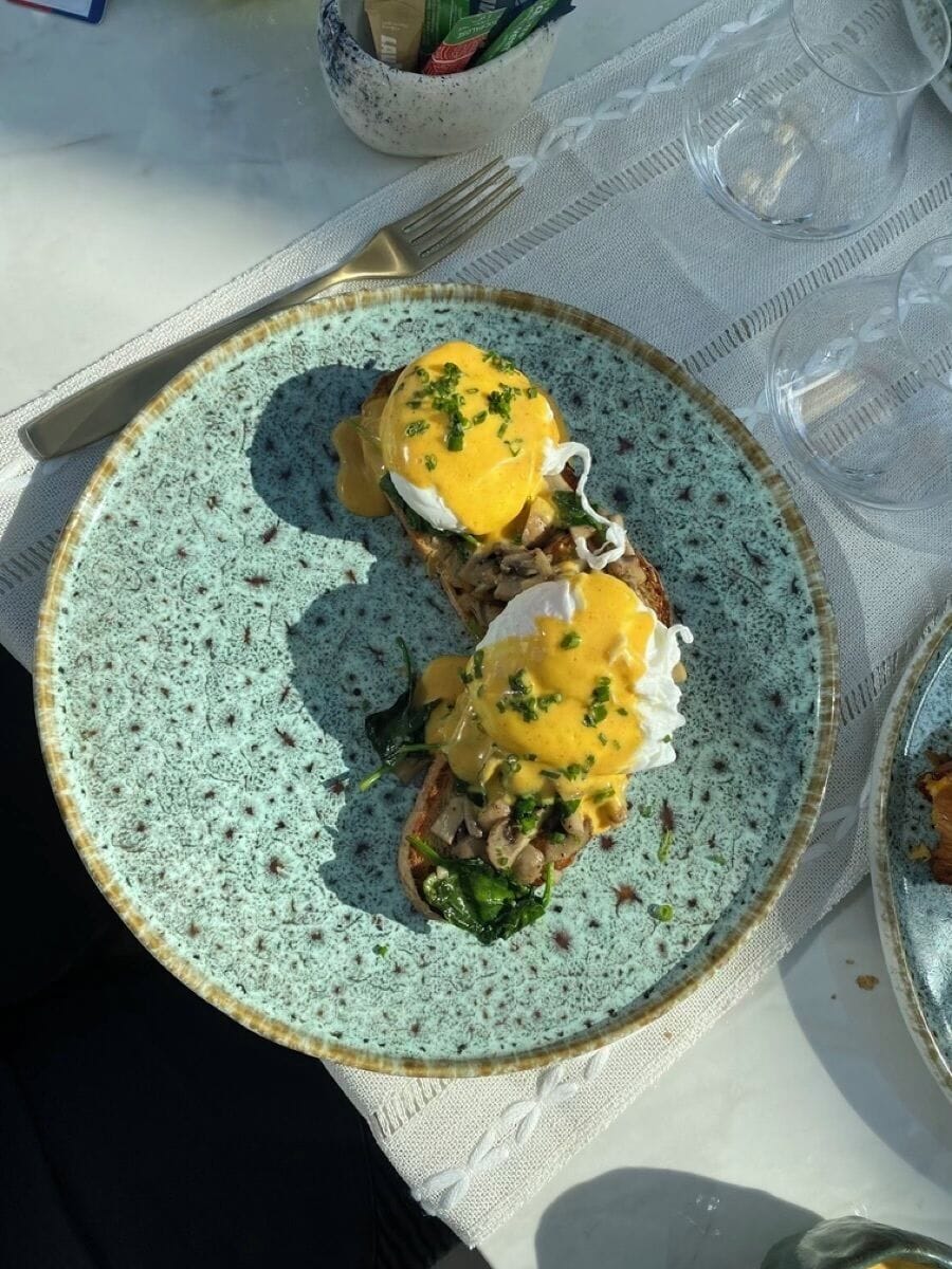 Free daily cooked-to-order breakfast