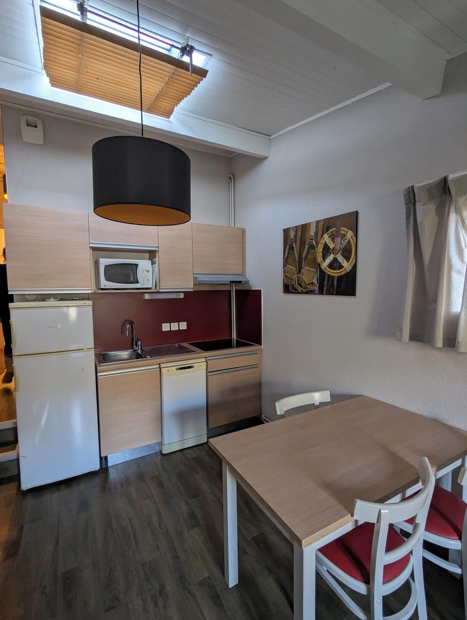 Apartment, 1 Bedroom (5 pers) | Private kitchen | Full-size fridge, microwave, oven, stovetop