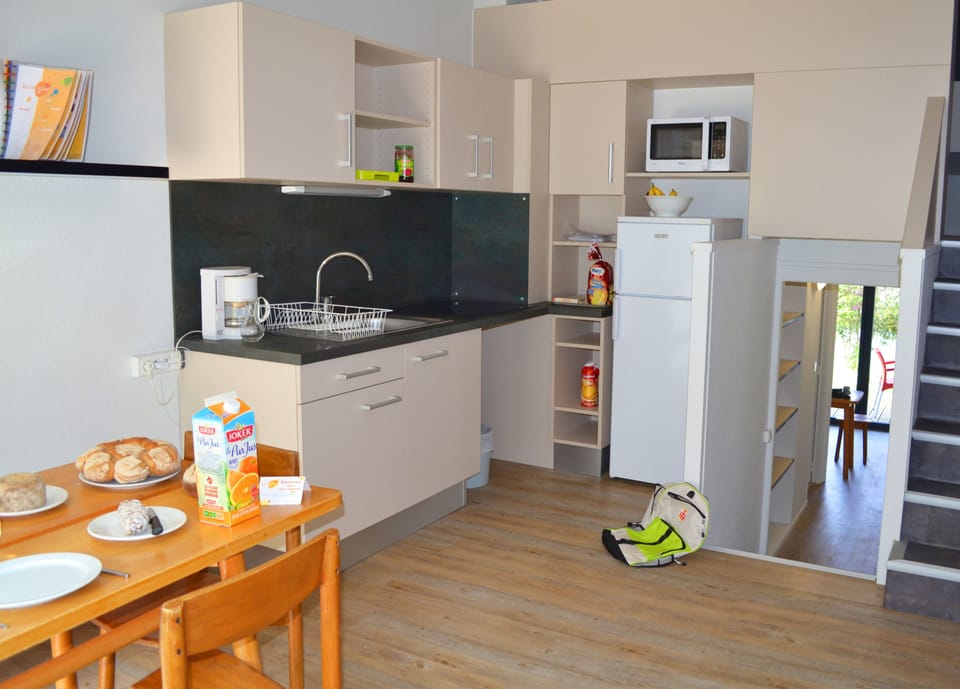 Fridge, microwave, coffee/tea maker, electric kettle