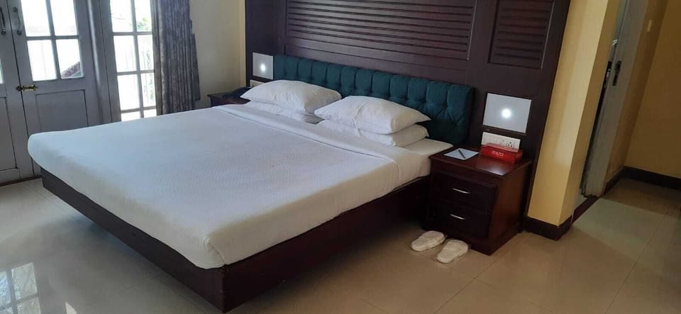 In-room safe, blackout drapes, soundproofing, iron/ironing board
