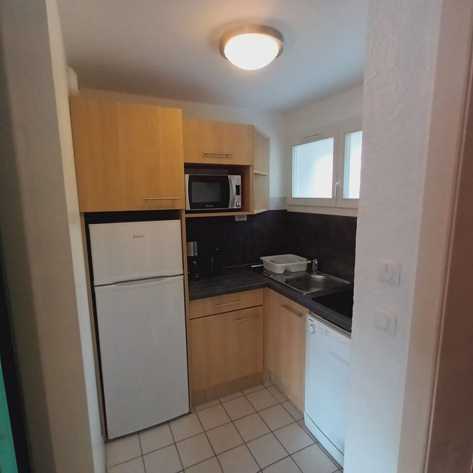 Cottage, 2 Bedrooms (5 Pers Grand) | Private kitchen | Fridge, microwave, stovetop, dishwasher