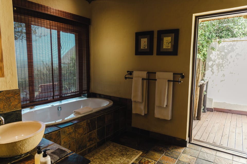 Superior Double Room | Bathroom | Separate tub and shower, deep soaking tub, free toiletries, hair dryer