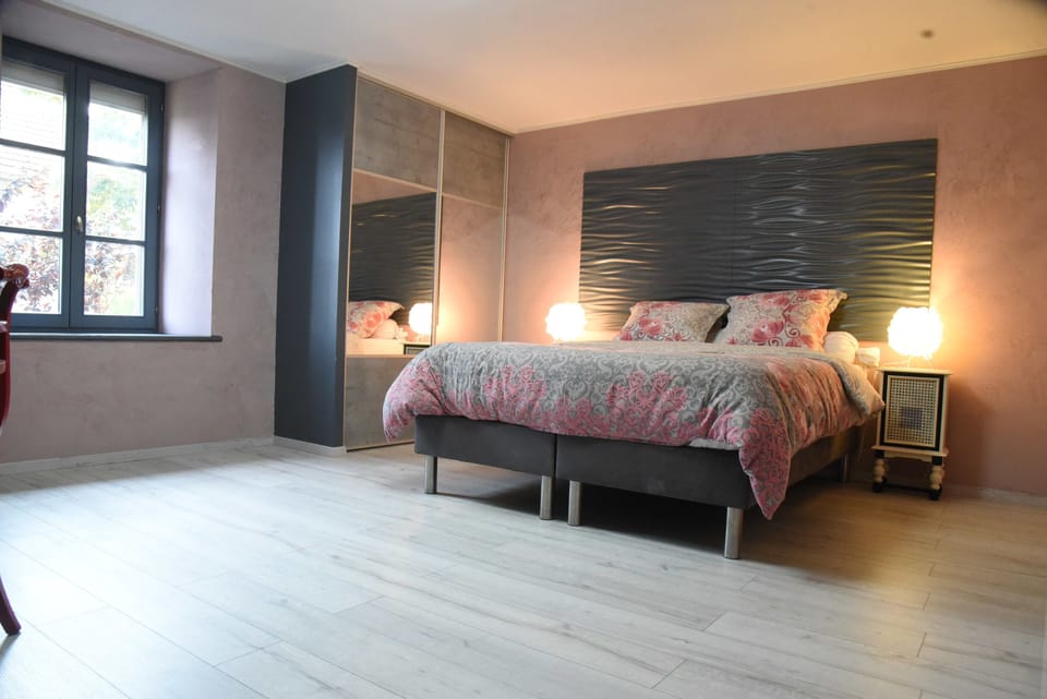 Comfort Triple Room | Frette Italian sheets, premium bedding, desk, soundproofing