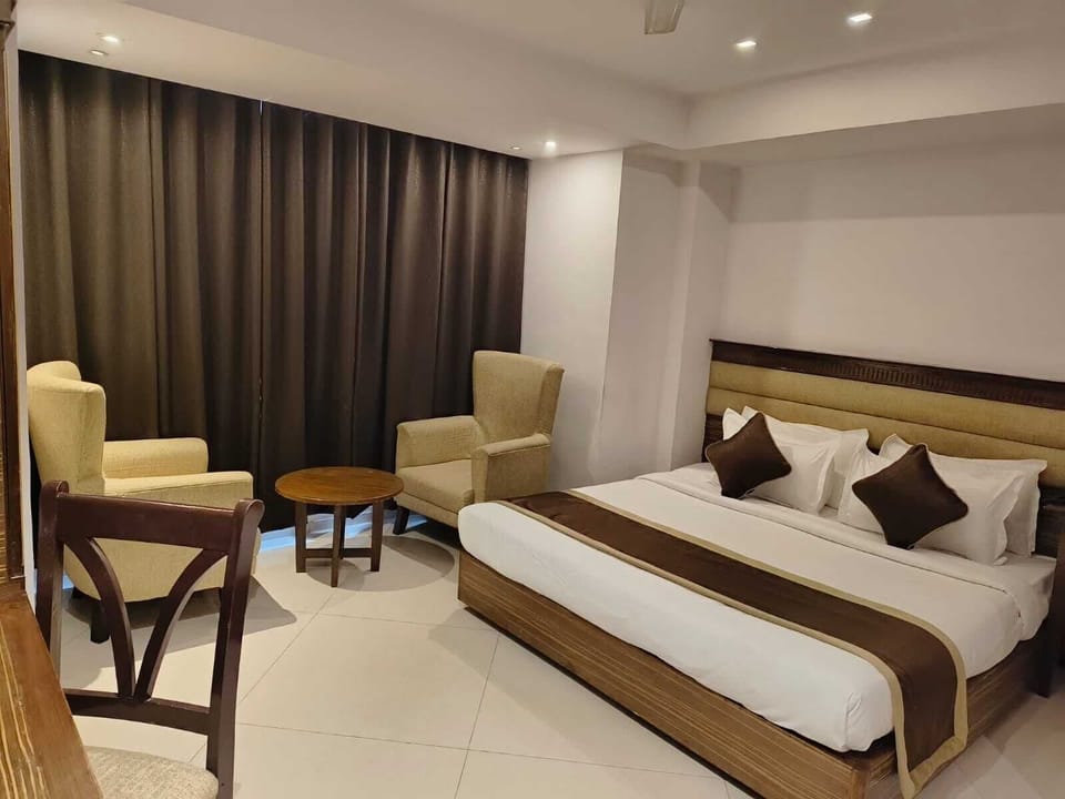 20 bedrooms, in-room safe, soundproofing, iron/ironing board