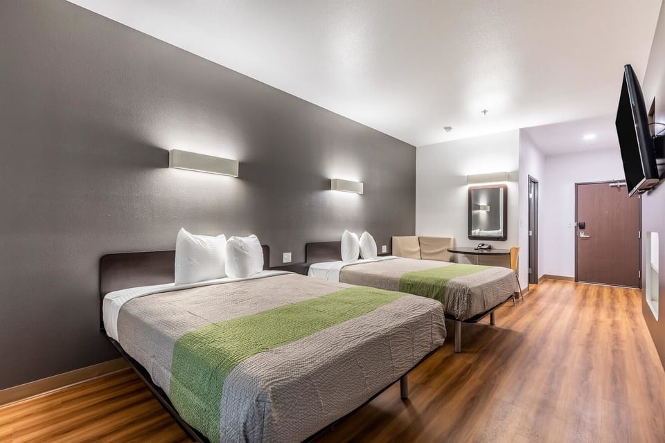 WiFi (free), bed sheets
