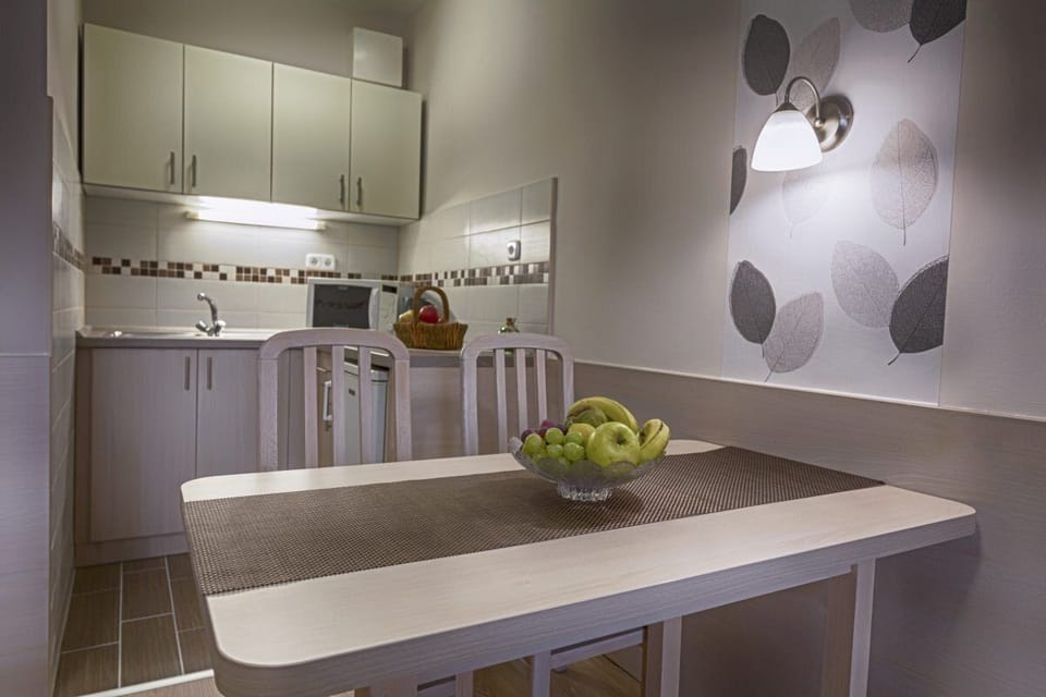 Superior Apartment, 2 Bedrooms, Non Smoking, Balcony | Minibar, in-room safe, free WiFi, bed sheets