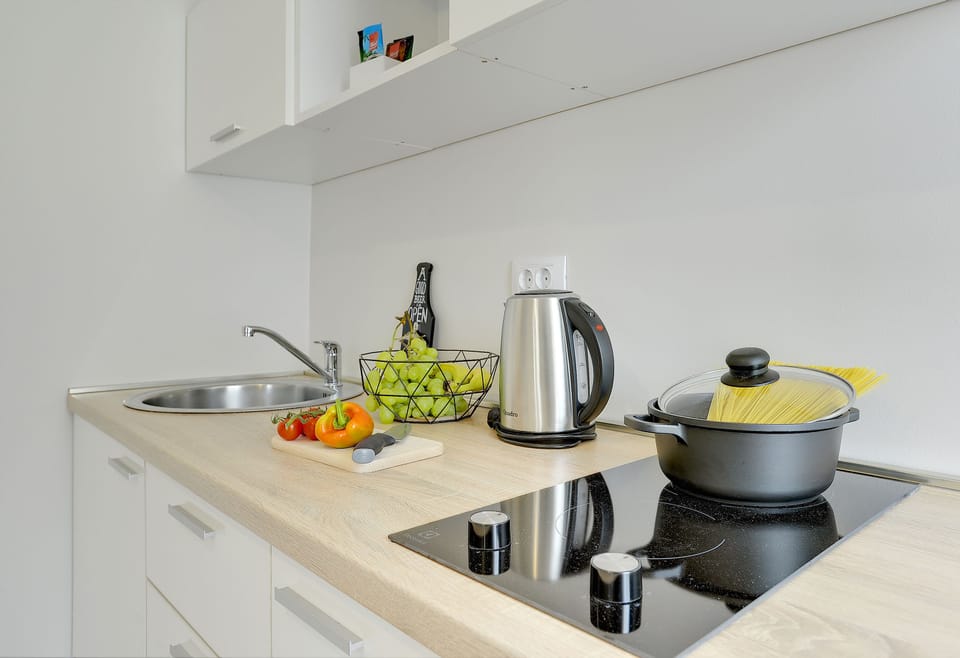 Studio (8) | Soundproofing, iron/ironing board, free cribs/infant beds, free WiFi