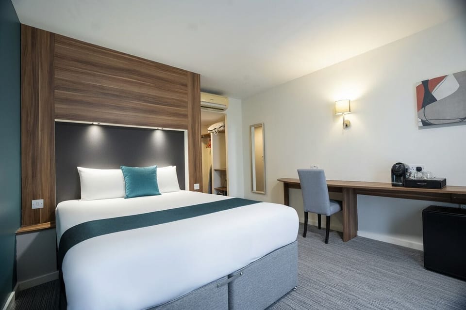 Room, 1 Double Bed (Comfort Plus) | Desk, free WiFi, bed sheets